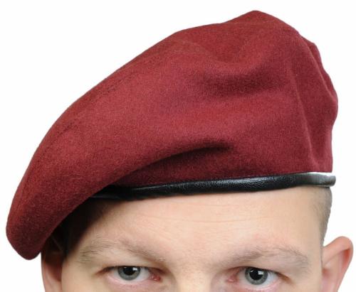 Beret bordowy
