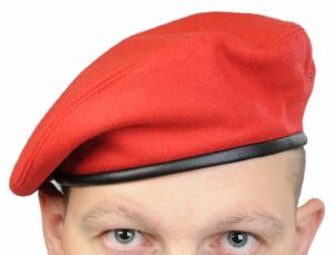 Beret czerwony